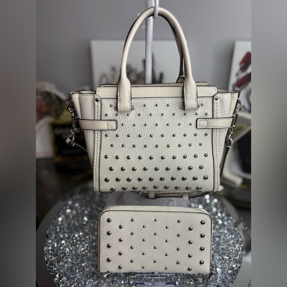 Coach 2018 Swagger 15 with ombre rivets Satchel w/ matching Wallet EUC - Picture 6 of 17